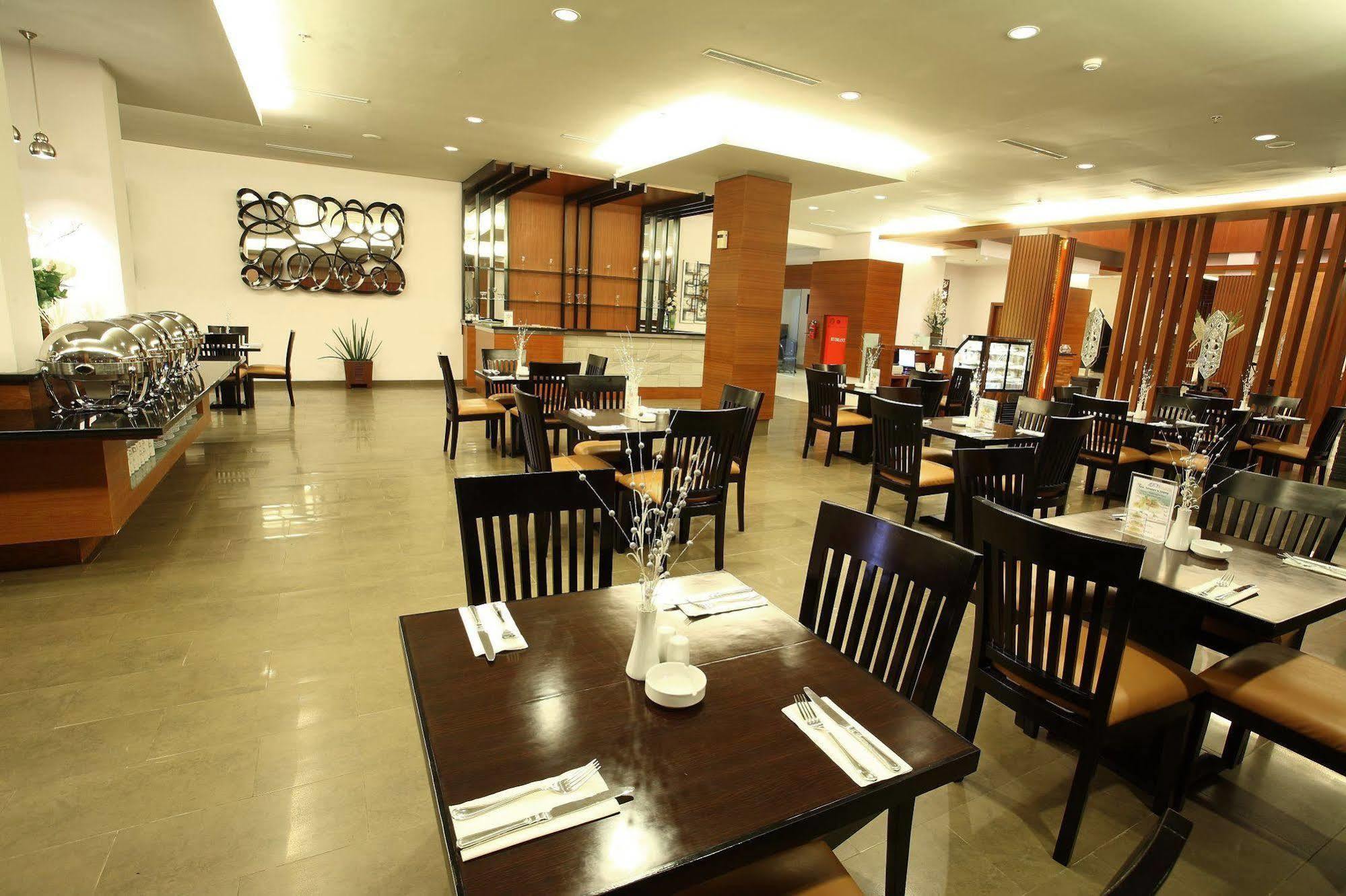 Aston Tanjung City Hotel Luaran gambar